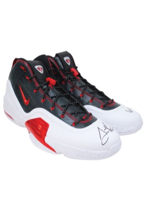 Scottie Pippen Autographed Sneakers with "6 Rings" Inscription (JSA)