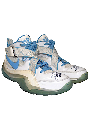 Late 2000s Deron Williams Utah Jazz Game-Used & Autographed Sneakers (JSA • Ball Boy LOA)