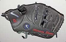 Circa 2004 Mariano Rivera NY Yankees Game-Used & Autographed Glove (JSA)