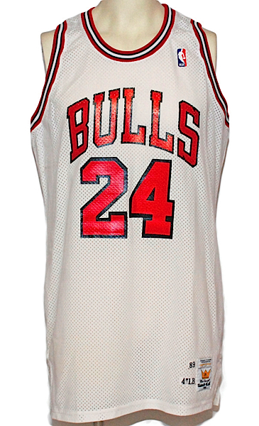 Bill Cartwright Autographed Chicago Bulls Custom Jersey