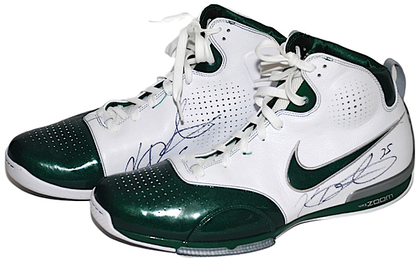 Lot Detail - RARE 2007-08 KEVIN DURANT SEATTLE SUPERSONICS GAME WORN &  AUTOGRAPHED NIKE 'KD' ROOKIE SEASON SHOES - BECKETT