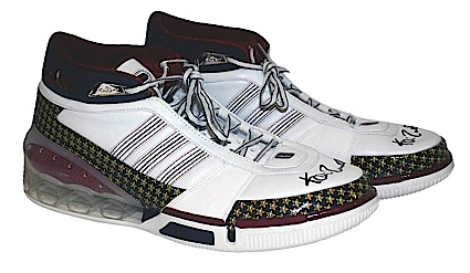2007 Kevin Garnett Minnesota Timberwolves Game-Used & Autographed Las Vegas All-Star Game Shoes (2) (JSA) (Photo Match)