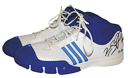 11/27/2007 Derrick Rose Memphis Tigers Game-Used & Autographed Sneakers (JSA)