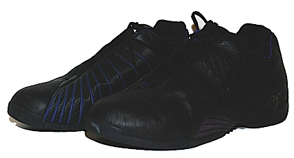 Tracy McGrady Orlando Magic Game-Used & Autographed Sneakers (JSA)