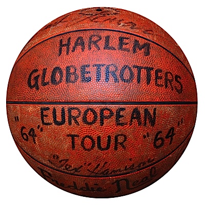 1964 Harlem Globetrotters Team Autographed Basketball with Connie Hawkins (JSA)