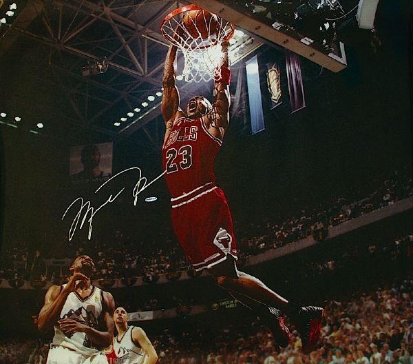Michael Jordan Chicago Bulls Autographed Canvas Photo (JSA) (UDA)