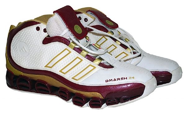 2008-2009 Zydrunas Ilgauskas Cleveland Cavaliers Game-Used Sneakers & Donyell Marshall Promo Sneakers (2)