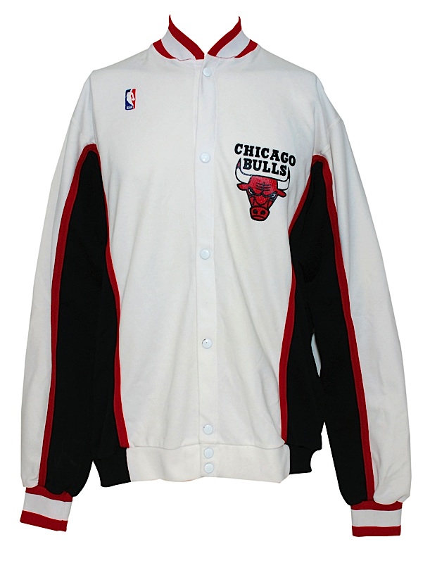 carrera Eficacia Dispersión Lot Detail - 1989-1990 Chicago Bulls Worn Warm-Up Jacket & Pants Attributed  to Michael Jordan (2)