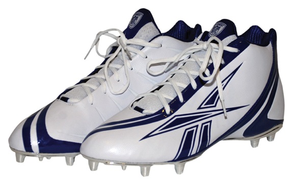 2009 Tony Romo Dallas Cowboys Game-Issued Cleats (Steiner LOA)