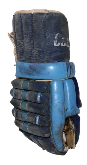 Gordie Howe’s Last Houston Aeros Game-Used and Signed Glove (JSA) (Additional LOA)
