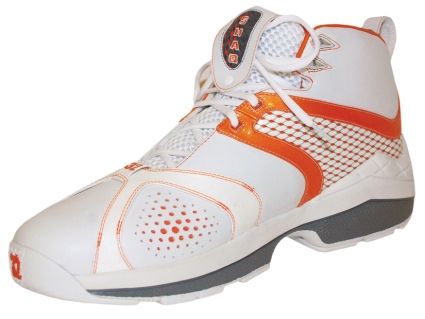 Shaquille ONeal Game-Used and Autographed Sneaker with Autographed 2008 Team USA Basketball (JSA) (2)