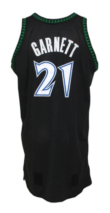 2004-2005 Kevin Garnett Minnesota Timberwolves Game-Used Road Alternate Uniform (2)