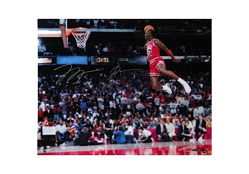 Michael Jordan Autographed 16x20 Gatorade Slam Dunk Photo (UDA)