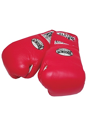Oscar De La Hoya Fight Worn Boxing Gloves (Caesars Palace Fight Credentials) (Style Match) 