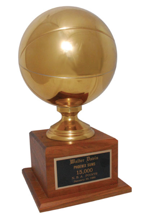 1/30/1988 Walter Davis Phoenix Suns 15,000 Career Points Trophy (Davis LOA)