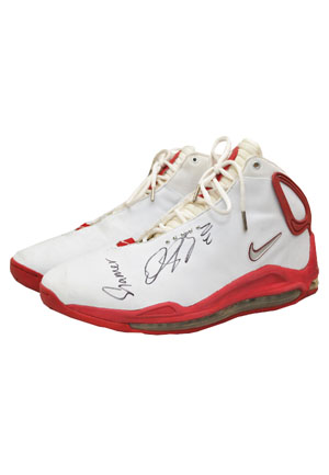 Eddie Curry Chicago Bulls Game-Used & Autographed Sneakers (JSA)