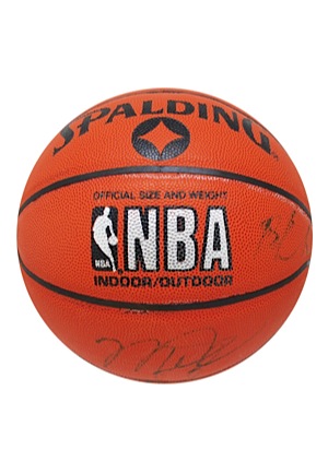 1991-92 Chicago Bulls Team Autographed Basketball (JSA)