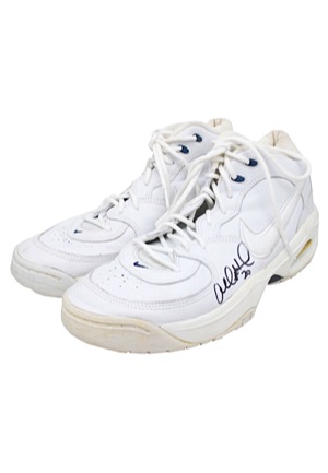 4/18/1998 Allan Houston Game-Used & Autographed Sneakers (JSA • Worn Guarding MJ In His Final Regular Season Bulls Game)