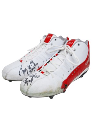 Tony Gonzalez Kansas City Chiefs Game-Used & Autographed Cleats & Gloves (2)(JSA)