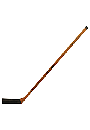 1955-56 Gordie Howe Detroit Red Wings Game-Used & Team-Signed Hockey Stick (JSA • Championship Season)