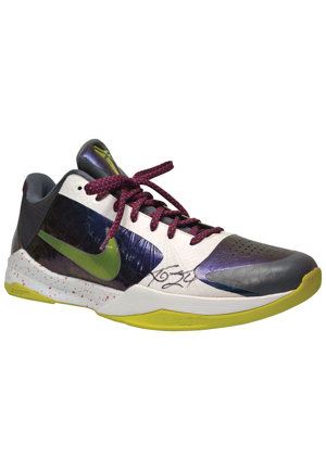 2009 Kobe Bryant Los Angeles Lakers Game-Used & Autographed Sneaker (JSA)