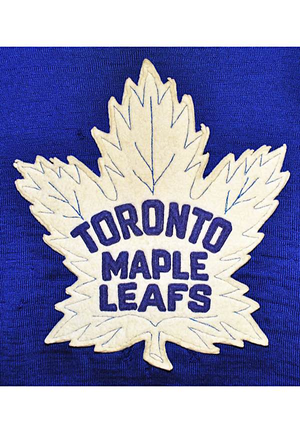 Bieber shows up to ACC in custom Leafs jersey for Game 6 - Article