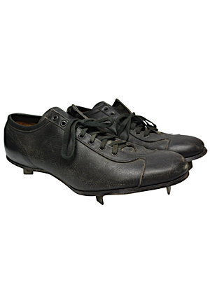 1972-73 Willie Mays New York Mets Game-Used Cleats (Sourced From Mets Museum • Equipment/Clubhouse Manager LOA)