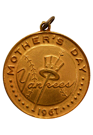 1967 New York Yankees Mothers Day Commemorative Souvenir Medallion