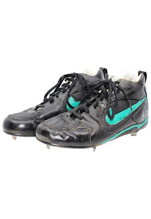 1994 Ken Griffey Jr. Seattle Mariners Game-Used & Dual Autographed Cleats Attributed To Career HR #137 (JSA • PSA/DNA Stickers)