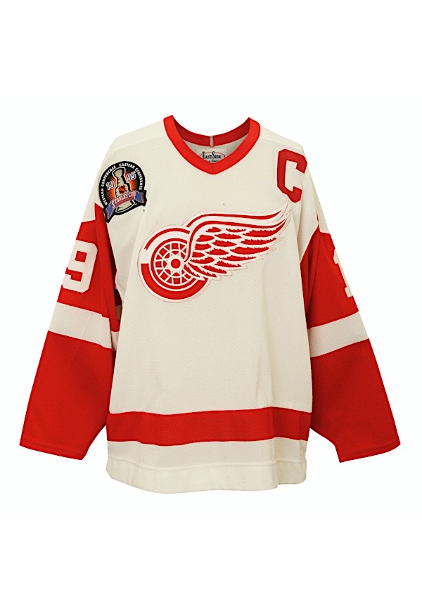 90’s Steve Yzerman Detroit Redwings Starter NHL Jersey Size Large