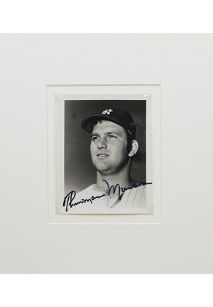Thurman Munson New York Yankees Autographed B&W Photo (Full JSA)