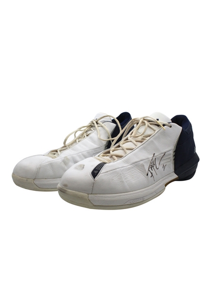 2001-02 Tracy McGrady Orlando Magic Game-Used & Dual-Signed Shoes (Team Executive LOA)
