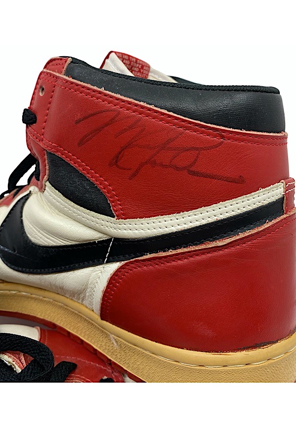 Lot Detail - 1984-85 Michael Jordan Chicago Bulls Rookie Game-Used & Dual  Autographed Jordan 1 Shoes (Gift From MJ To His Favorite UNC Photographer  In Locker Room After Game • Full JSA)