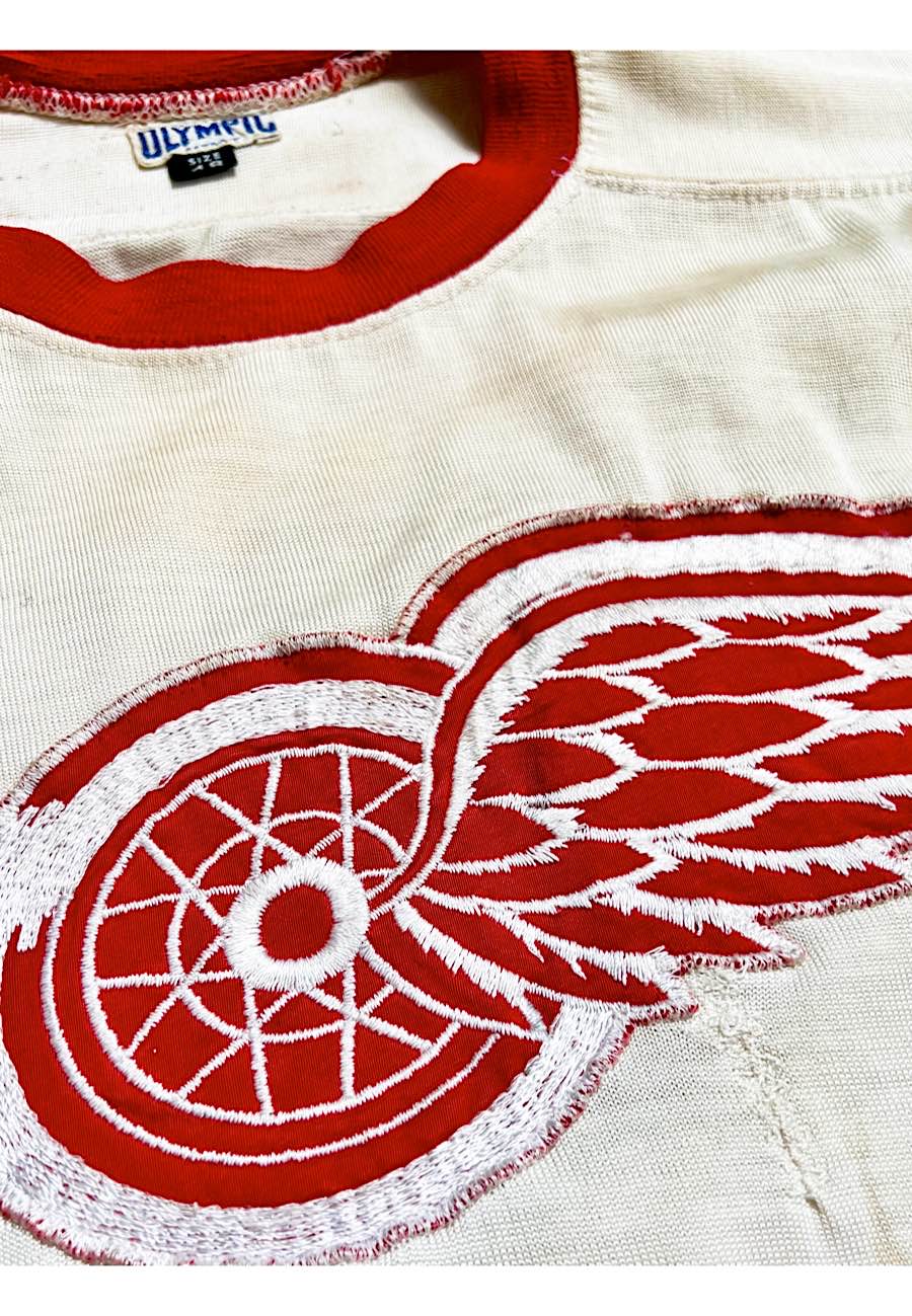 Lot Detail - 1968-71 GORDIE HOWE AUTOGRAPHED DETROIT RED WINGS GAME WORN  JERSEY - ONE OF THE FINEST HOWE GAMERS EXTANT! (MEIGRAY, PHOTOMATCH)