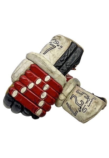 Circa 1961 Bobby Hull Chicago Blackhawks Game-Used & Signed Gloves (Gifted To A Chicago Police Officer • MEARS • JSA)
